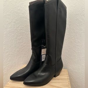 Universal Thread boots BNWT size 9